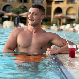 Meet your Posher, Bassel